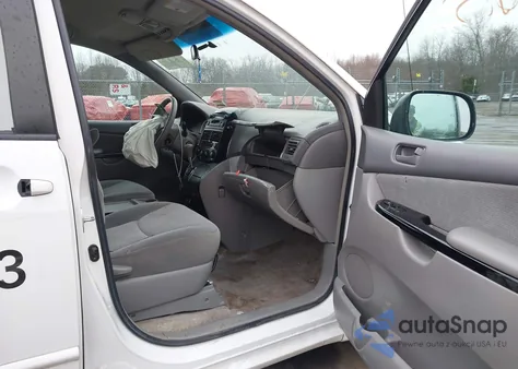 2005 Toyota Sienna Le from USA, damaged, VIN 5TDBA23C35S051343